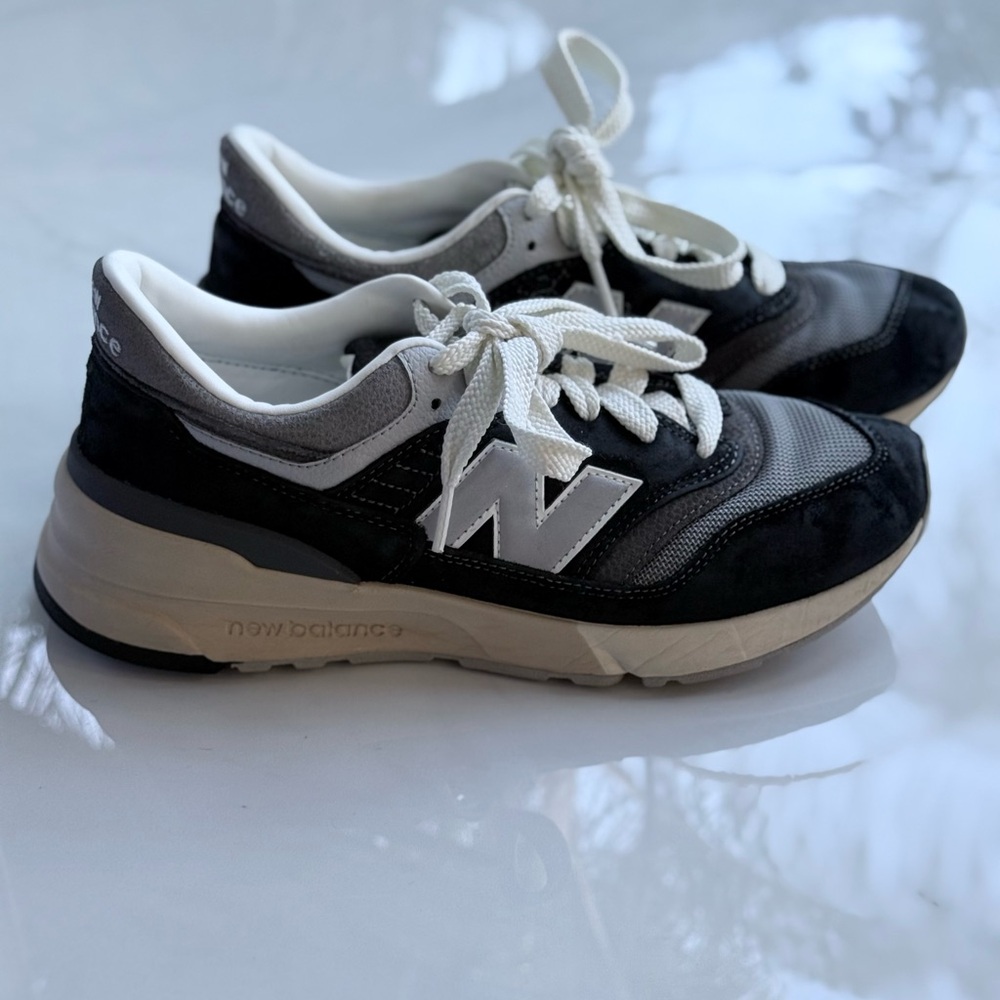 New Balance Classics 997R Black/Shadow Grey